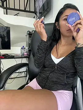 AMARA21 online show from April 17, 1:13 pm