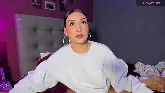 Charlotte james1 online show from April 17, 12:46 am