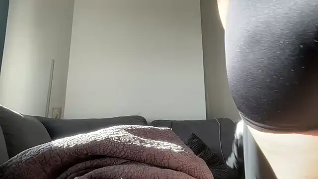 asianbbygyal online show from April 19, 3:45 pm