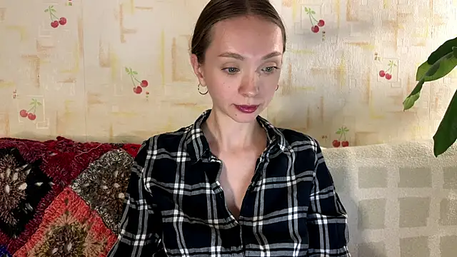 AdriannaBill online show from April 16, 8:08 pm