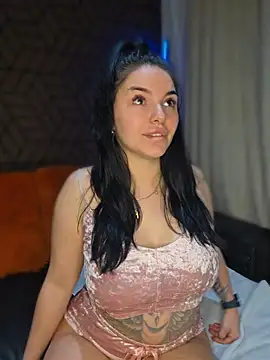 SierraRhodes online show from April 25, 9:12 pm