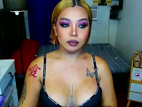 LovelyVictoriaTs online show from April 15, 7:58 pm