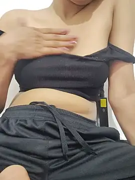 missnaina1 online show from July 23, 5:32 pm