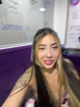 ManuelaVlez online show from April 21, 2:15 am