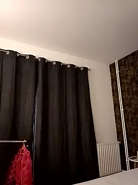 I amVeronicle online show from April 20, 3:04 pm