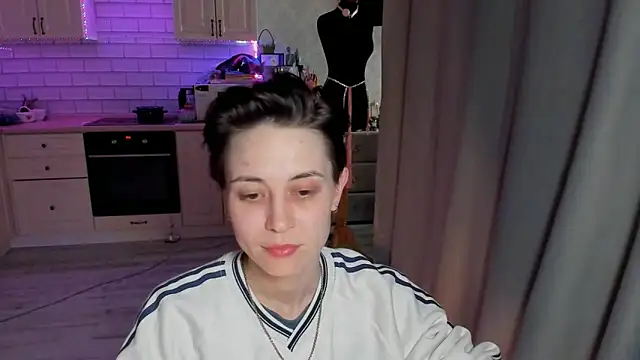 EVAARUS online show from April 18, 7:58 pm