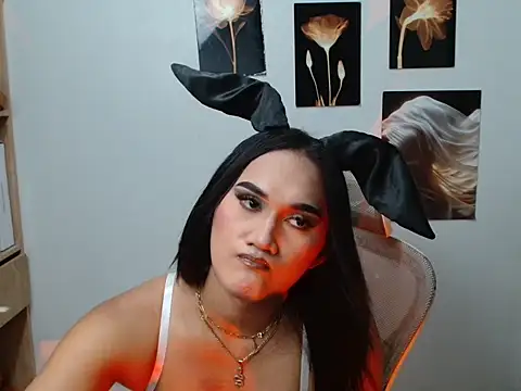 YourHot Nica online show from April 21, 1:51 pm