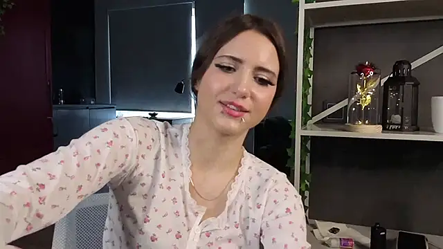lovergirl4me online show from June 10, 10:14 am