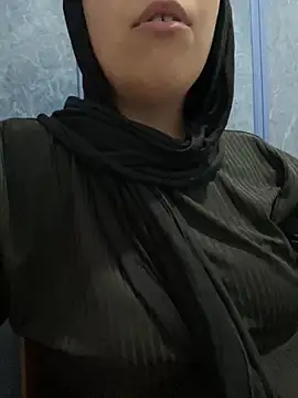 Laavinia online show from June 3, 9:20 pm