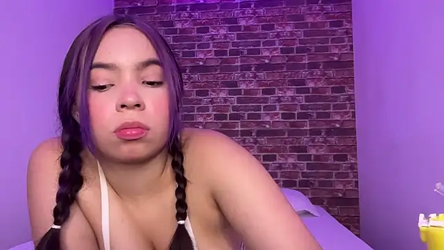 Violett Moonx online show from June 9, 10:09 pm