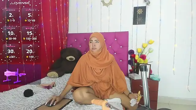 SamaraMaalouf  online show from April 25, 1:03 pm