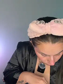 Ivonny Goldie online show from May 15, 1:54 am