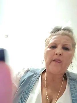 Divineblond online show from October 28, 4:57 pm