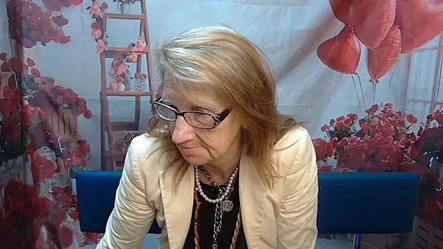 AliceWriter online show from May 12, 5:16 am