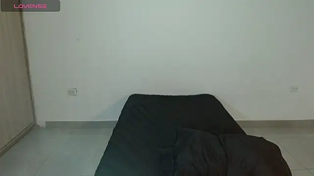 Brune vs blonde online show from May 15, 3:43 am