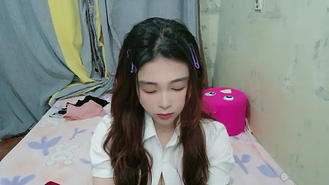 xiaoxiaohong030 online show from April 27, 1:52 pm