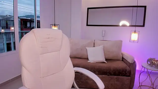 amber willow online show from July 4, 1:07 pm