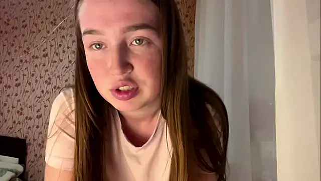 Chloooee online show from June 2, 6:20 pm