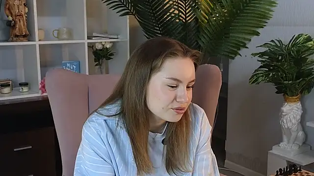 StaciaCarotenuto online show from April 26, 9:40 am