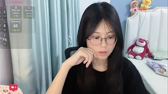 Luna-666 online show from May 18, 1:06 pm