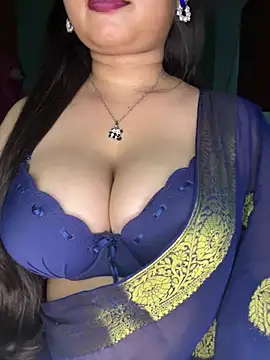 Naughty pooja44 online show from July 31, 9:16 pm