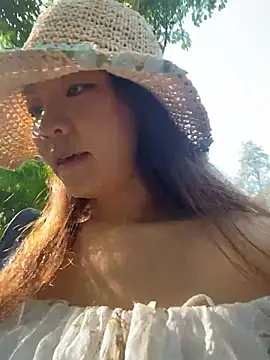 xiaochengzi505 online show from May 13, 12:50 am