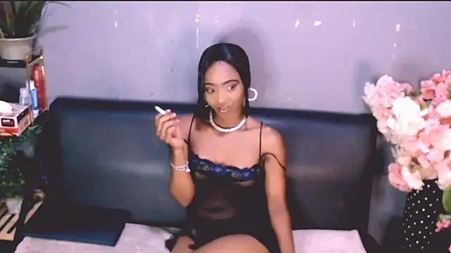 LolaSavageXO online show from June 1, 6:53 pm