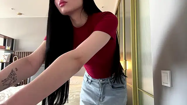 MerlynPoor online show from May 4, 7:23 am