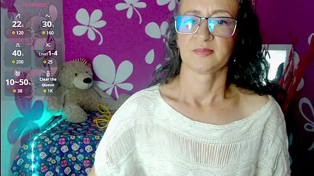aura latinax online show from April 30, 5:40 pm