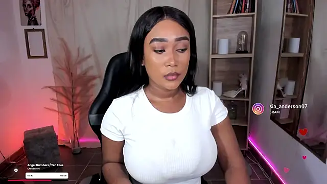 alessia anderson online show from February 18, 1:59 am