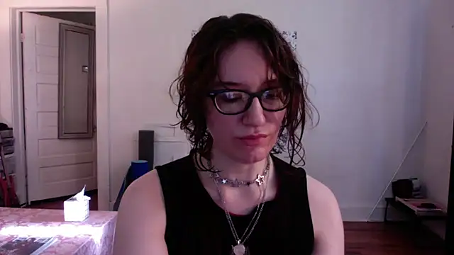 AnnywnBelle online show from May 5, 10:02 pm