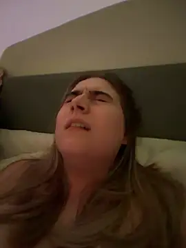 Taylormillie471 online show from April 28, 8:46 pm