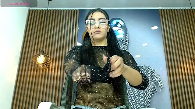 RoxxySweet01 online show from May 4, 1:15 pm