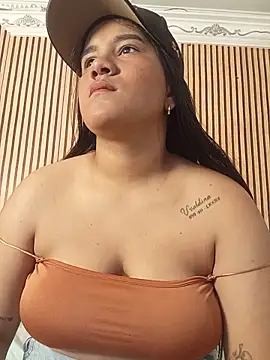 NATY BUSTOS online show from May 16, 8:08 pm