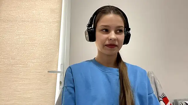SerafinaAreizaga online show from June 11, 8:33 am