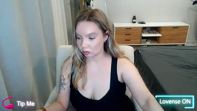 PolinaXXXXXJones online show from May 8, 6:43 pm