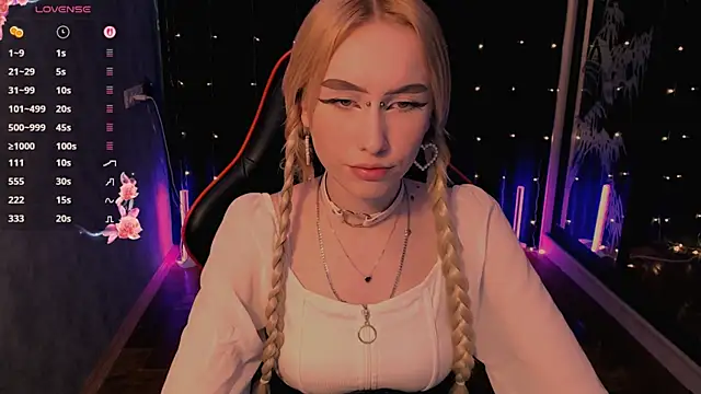 GoddessBambi online show from May 6, 7:34 am