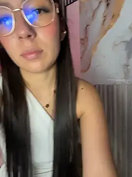 Julieth ec online show from July 1, 12:48 pm