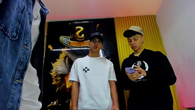 Guys Latino Hot online show from May 14, 12:44 pm
