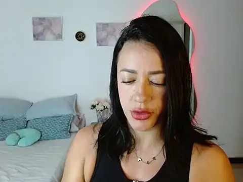 Obsidianlove1 online show from June 22, 1:10 am