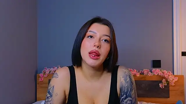 ScarlettYohann online show from May 4, 3:27 pm