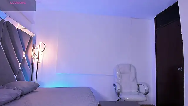 AmaraLewis online show from July 1, 12:59 pm