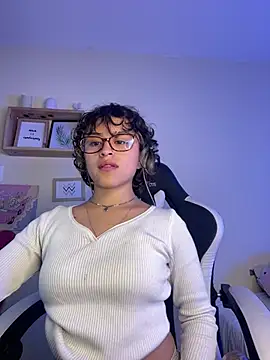 Lusiana   online show from June 30, 3:28 am