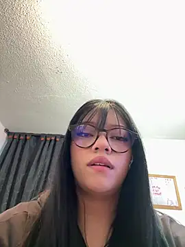 KIMI AMANE online show from May 11, 11:56 am