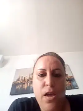 Sanela290590 online show from May 11, 8:27 am