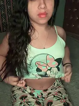 juli 06 online show from May 8, 4:05 am