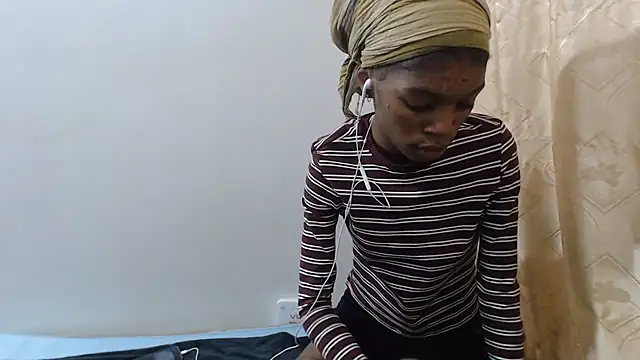 PetiteBarbie 05 online show from June 18, 6:59 am