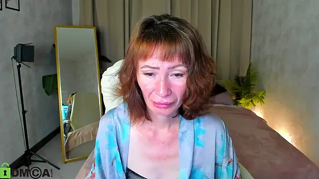 gracekellyyy online show from June 18, 4:25 am