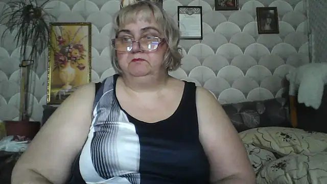 MarinaFarina53 online show from June 5, 6:52 am