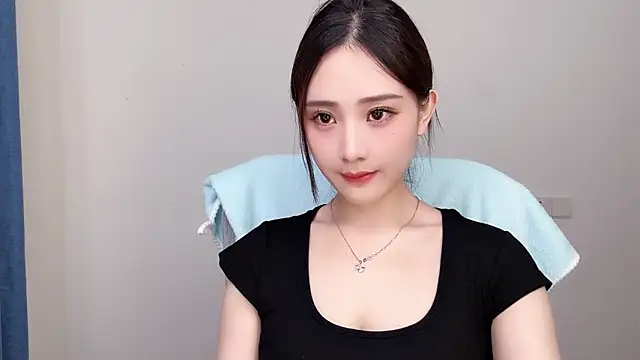  222Mia online show from July 18, 11:57 am
